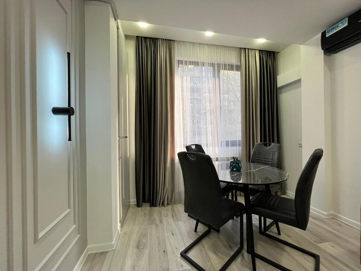 Cozy Apt 3 City Center 예레반 외부 사진
